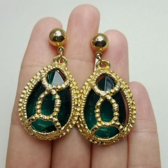 Vintage Large Green Rhinestone Drop Dangle Stud Earrings, Gold Tone Setting - Picture 6 of 6